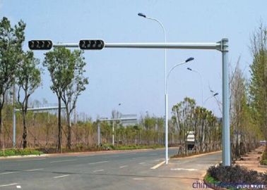 Trung Quốc 6.5M Traffic Light Pole Durable Single Arm Outdoor Light Pole With Anchor Bolts nhà cung cấp
