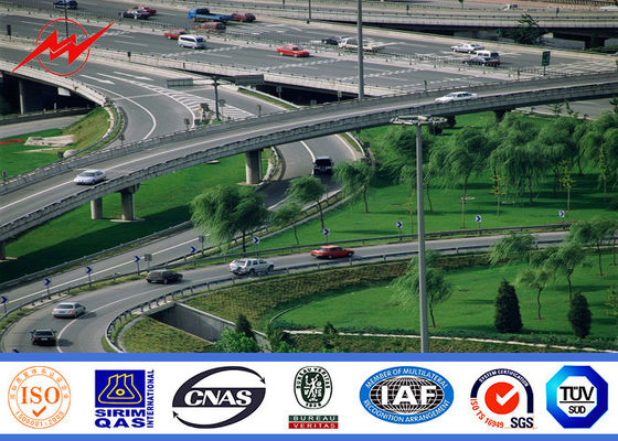 16 Sides 15M đến 46m 16 Đèn HPS Tời cột cao Mast với hệ thống nâng hạ Aotumatic