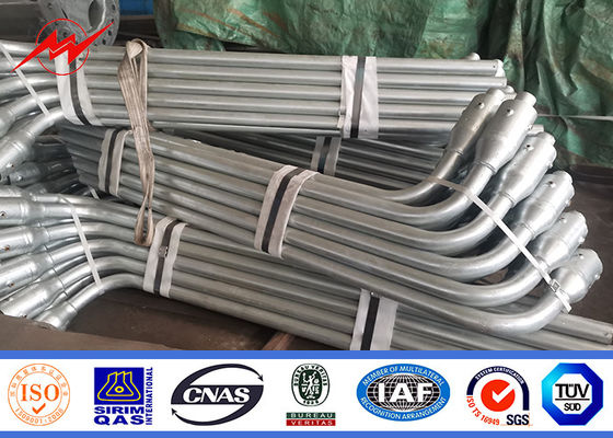 Cột đèn đường đa giác 12m bằng thép mạ kẽm với cánh tay chữ thập đơn